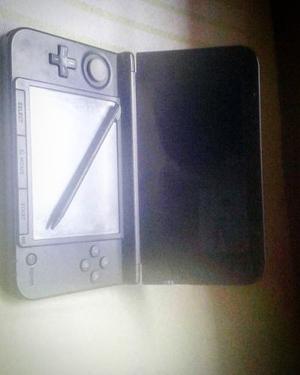 Nintendo Ds 3d Xl Usado Sin R4 Con Cargador