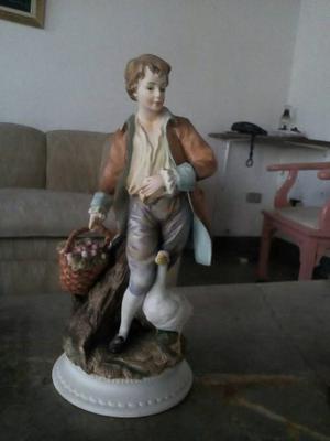 Figura De Porcelana. (Niño Con Un Ganso)