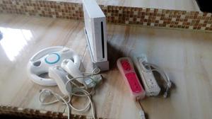 Wii Con Dos Controles Y Volante. Poco Tiempo De Uso