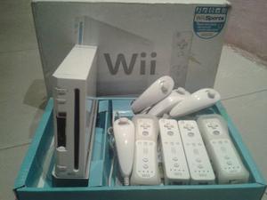 Consola De Wii Con 4 Controles Y 4 Nunchuk