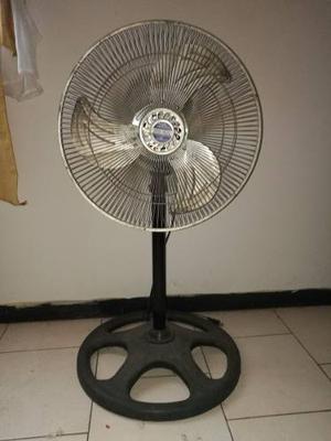 Ventilador Pedestal Super Deluxe Metal