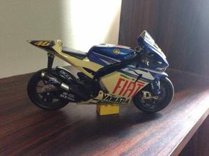 Figura Moto Coleccion Valentino Rossi 46 Yamaha Fiat