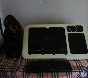 Vendo Combo de Subwoffer Genius, cornetas, Mesa Lapto y Fan