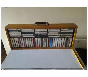 Vendo USADA caja de madera portátil para 57 CASSETTES