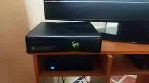 Xbox 360 Con Caja Y Como Nuevo, Con Juegos, Control Y Cables