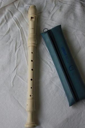 Flauta Dulce Contralto Marca Yamaha Modelo Yra-27ll