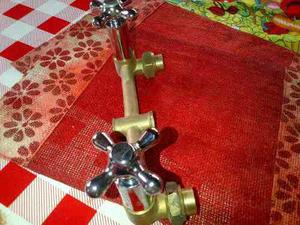 Llave Doble De Regadera En Bronce