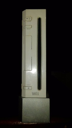 Nintendo Wii Con Su Caja Y Accesorios