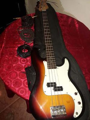 Vendo Bajo Fretmaster+ 3 Cables De Amplificador