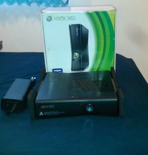 En Venta Xbox 360 Slim 4gb Negociable + 1 Juego + Caja