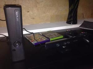 Xbox 360 Con Kinect, 2 Controles, 2 Juegos Originales.