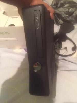 Xbox 360 Con Un Juego Y Un Control (usado Una Vez)