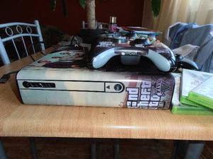 Xbox 360 E + 2 Controles + 3 Juegos