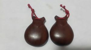 Castanuelas De Pasta Y De Madera