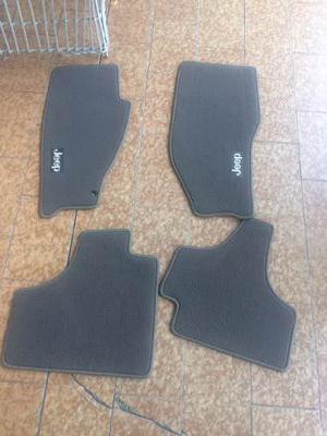 Juego De Alfombras Originales Mopar Jeep Cherokee 