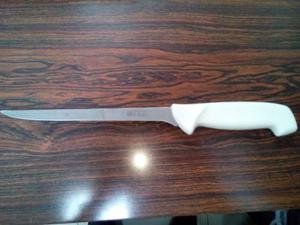 Cuchillo Deshuesador 20cm Ming Kai Acero Inoxidable 2 Mm
