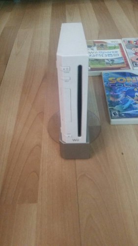 Nintendo Wii Con Sus Respectivos Controles, Como Nuevo.