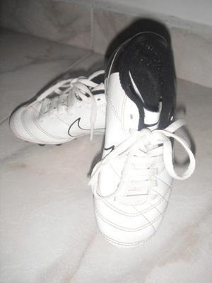 Tacos De Futbol Nike Originales Talla Us 11c Bs. 