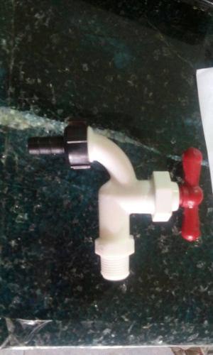 Llave De Chorro Plastica 1/2