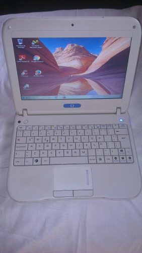 Laptop Azul Disco Duro De 250 Gb Y Ram De 2 Gb
