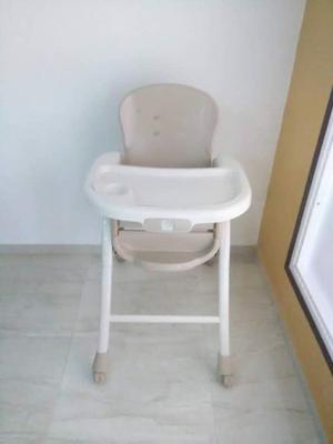 Silla De Comer Para Bebés En Excelente Estado