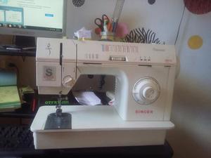 Maquina De Coser Singer Debutante