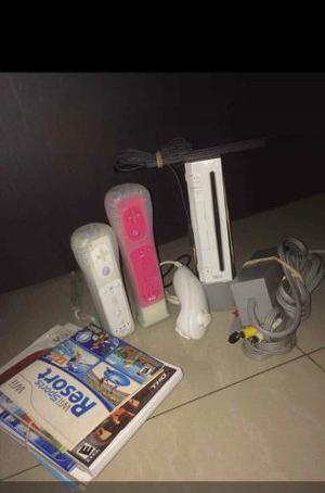 Nintendo Wii Con 2 Controles Y Accesorios