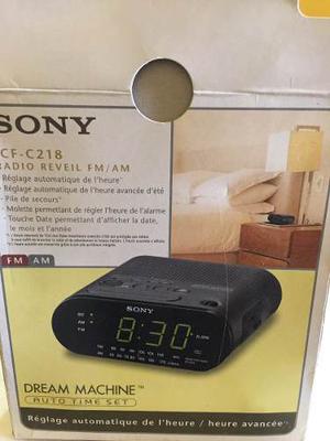 Radio Reloj Despertador Digital Marca Sony