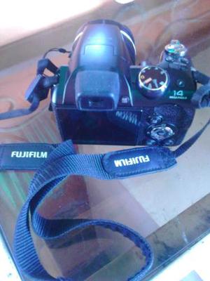 Cámara Semiprofesional Fujifilm S