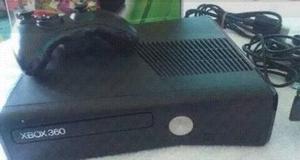 Motivo De Viaje Vendo Xbox 360 Slim Con 8 Juegos 2 Controles