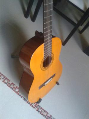 Guitarra Clásica Yamaha C40 (con Forro)