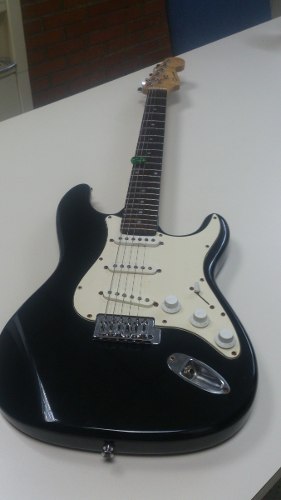 Guitarra Electrica Stratocaster Vendo O Cambio