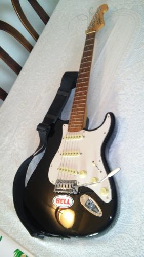 Guitarra Fender Squire Strat