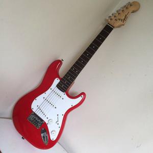 Guitarra Squier By Fender. Roja