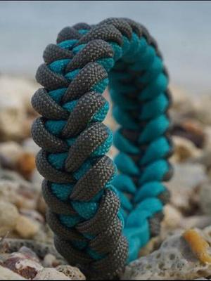 Pulsera Paracord Mandíbula De Tiburón