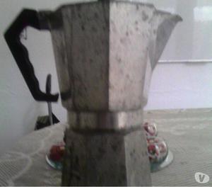 Vendo manguera para jardín y cafetera grande de aluminio