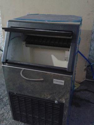 Maquina De Hacer Hielo Electrolux