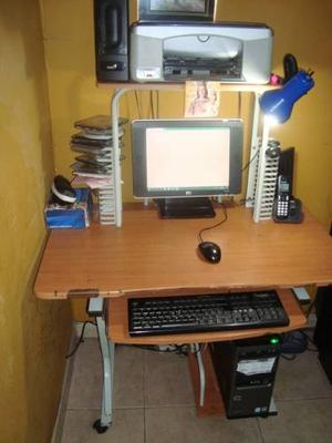 Pc Compaq Con Monitor, Impresora Y Audio Hp, Camara Y Mesa