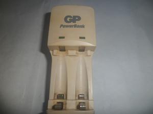Cargador Gp Power Bank Para Pilas Aa Y Aaa 120v-60 Hz 6w