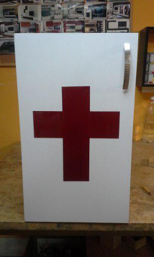 Caja De Cruz Rojas Elaborado En Mdf Y Laminada En Formica