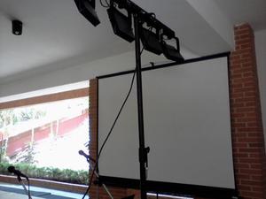 Pantalla De Proyector (para Video Beam) De 2,5 Mts