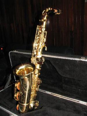 Saxofone Alto Super Floret Con Dos Maletines