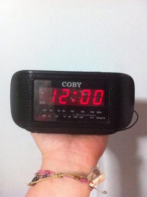 Radio Reloj Y Alarma