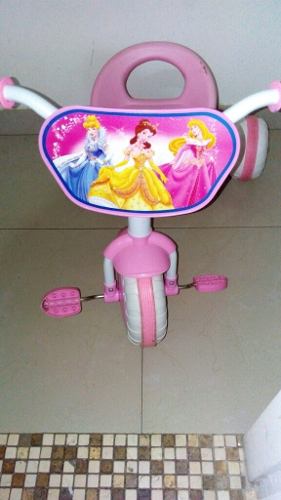 Triciclo Princesas Disney De Niña. Poco Uso