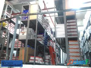 Se vende local comercial en el CCCT