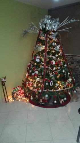 Arbol De Navidad Con Adornos Y Luces. (2mts)