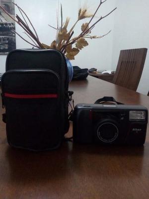 Camara Nikon Zoom Touch400