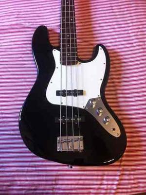 Bajo Squier Fender