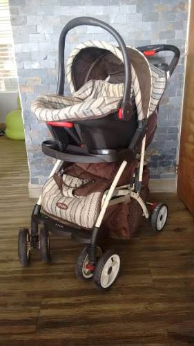 Coche Y Porta Bebe Unisex Marca Stork Como Nuevo...