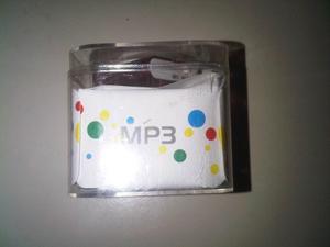 Reproductor Mp3 Shuffle Expandible A 16 Gb Audifonos Y Cable